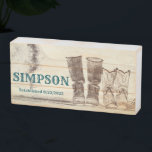 Nameplate Wedt Gift Wooden Box Sinal<br><div class="desc">Caixa de madeira encantadora com o nome da família e a data do casamento. Excelente para recém-casados!</div>