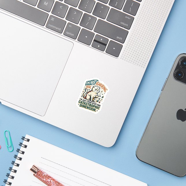 Não Estou Ignorando Você Adesivo de Gato Engraçado (Notebook com iPhone)
