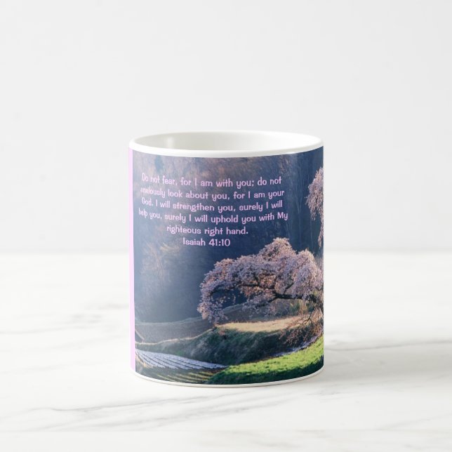 Não tema a caneca de café da flor de cerejeira do (Centro)