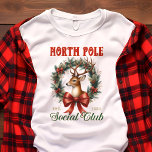 Natais vintages do Polo Norte<br><div class="desc">Abraçar a magia do Polo Norte com esta vintage inspirada no "Clube Social do Polo Norte"! Apresentando uma rena majestosa e coroa festiva, esta camisa convida vocês a se juntarem a um clube exclusivo de entusiastas de férias. O charme nostálgico e a tipografia clássica evocam o espírito do Natal passado,...</div>