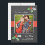 Natal Cartão Fotográfico | Paz Amor e Alegria<br><div class="desc">Cartão férias foto características de design elegante e chic "Paz, Amor e Alegria", "Feliz Natal" e um texto personalizado com uma manuscrita ao lado do giz, baía de holly modernas ilustrações, e uma grande praça espaço para exibir uma foto favorita. Dica da foto: cultura sua foto para um tamanho de...</div>