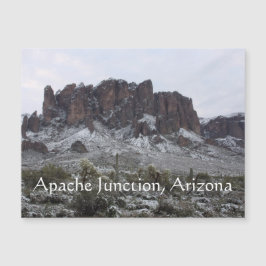 Neve nas montanhas de superstição