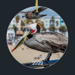 Newport Beach 2, lado a lado, com ornamento cerâmi<br><div class="desc">Belo Newport Beach no sul da Califórnia com o Balboa Pier. Esse ornamento lateral é vibrante com visões diferentes e faz um recorte de férias de excelente.</div>