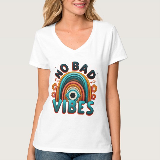 No Bad Vibes. Retro Rainbow and Eye Desig T-Shirt (Frente)