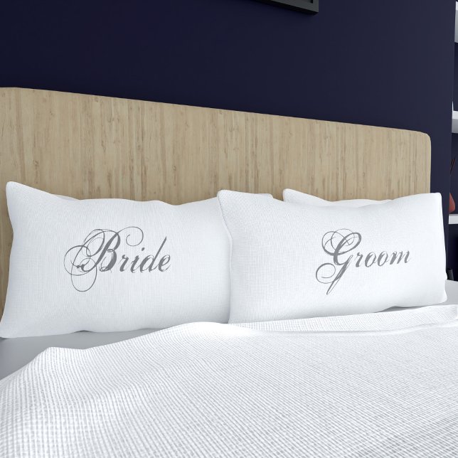 Noiva e Noivo Elegantes Travesseira para Casamento (Elegant Bride and Groom Pillow Cases for their wedding night. Fancy!)