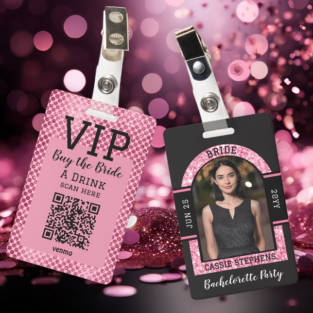 Noiva VIP Código QR Crachá Comprar uma Bebida para (bachelorette party glam, bride vip badge, qr code party idea, pink black glitter style, buy bride a )