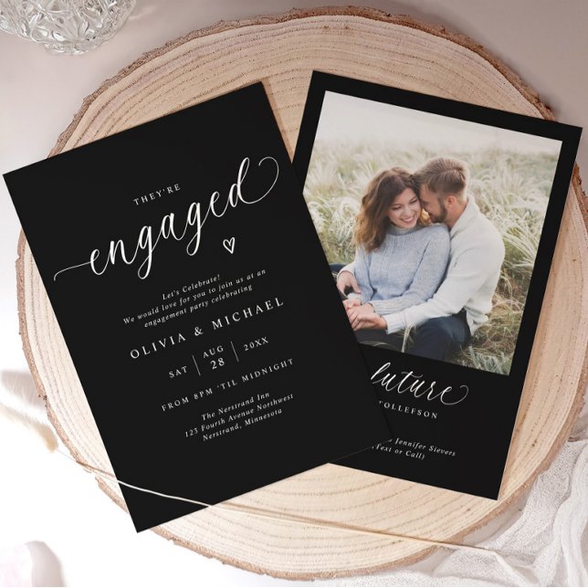Noivado Sofisticado e Moderno Convites Pretos (Modern black engagement party invitation with elegant white script and minimalist with photo.)