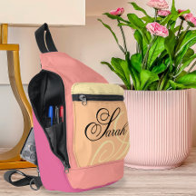 Nome cor-de-rosa Monograma Recortar Sling Bag