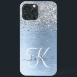 Nome do Monograma da Glitter de Prata de Metal Bru<br><div class="desc">Personalize facilmente esta moda design de capa de telefone com de chic com brilho prateado bonito em um fundo metálico azul escovado.</div>