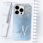 Nome do Monograma da Glitter de Prata de Metal Bru<br><div class="desc">Personalize facilmente esta moda design de capa de telefone com de chic com brilho prateado bonito em um fundo metálico azul escovado.</div>