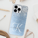 Nome do Monograma da Glitter de Prata de Metal Bru<br><div class="desc">Personalize facilmente esta moda design de capa de telefone com de chic com brilho prateado bonito em um fundo metálico azul escovado.</div>