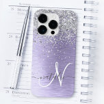 Nome do Monograma da Glitter de Prata Metálica Bru<br><div class="desc">Personalize facilmente esta moda design de capa de telefone com de chic com brilho prateado bonito em um fundo metálico roxo escovado.</div>