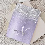 Nome do Monograma da Glitter de Prata Metálica Bru<br><div class="desc">Personalize facilmente esta moda design de capa de ipad com de chic com brilho prateado bonito em um fundo metálico roxo escovado.</div>