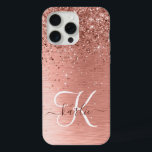 Nome do Monograma do Glitter Metálico Brutado Dour<br><div class="desc">Personalize facilmente esta design de capa de telefone de chic com tendência,  apresentando brilho bonito de ouro rosa em um fundo metálico escovado de rosa dourado.</div>