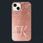 Nome do Monograma do Glitter Metálico Brutado Dour<br><div class="desc">Personalize facilmente esta design de capa de telefone de chic com tendência,  apresentando brilho bonito de ouro rosa em um fundo metálico escovado de rosa dourado.</div>