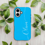 Nome do Script de Caligrafia Elegante Branco Azul<br><div class="desc">O Blue White Elegant Calliografia Script Personalizado Nome Personalizado iPhone 14 Smart Capa de telefone apresenta um design moderno e moderno,  simples e na moda com seu nome personalizado em letras elegantes,  escrita à mão,  com script de caligrafia em um fundo azul. Elaborado por ©Evco Studio www.zazzle.com/store/evcostudio</div>
