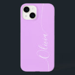 Nome do Script de Caligrafia Elegante Branco da la<br><div class="desc">Lavanda Elegant White Calliografia Script Personalizado Nome Personalizado iPhone 14 Smart Capa de telefone apresenta um design moderno e moderno simples e na moda com seu nome personalizado em letras elegantes e escritas caligrafia tipografia de script de caligrafia em um fundo de lavanda. Elaborado por ©Evco Studio www.zazzle.com/store/evcostudio</div>
