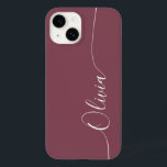 Nome do Script de Caligrafia Elegante Branco Maroo<br><div class="desc">O Maroon Elegant White Calliografia Script Personalizado Nome Personalizado iPhone 14 Smart Capa de telefone apresenta um design moderno e moderno,  simples e na moda,  com seu nome personalizado em letras elegantes,  escritas à mão,  com letra tipográfica em um fundo de marrom. Elaborado por ©Evco Studio www.zazzle.com/store/evcostudio</div>