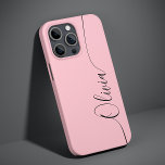 Nome do Script de Caligrafia Elegante Preto Rosa<br><div class="desc">As Capas de telefone inteligentes iPhone 14,  com script de caligrafia elegante e preto,  apresentam um moderno e moderno,  simples e na moda,  com seu nome personalizado,  em uma tipografia de script de caligrafia escrita à mão,  elegante,  em um fundo cor-de-rosa. Elaborado por ©Evco Studio www.zazzle.com/store/evcostudio</div>