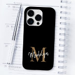 Nome do Script Feminino do Monograma Dourado Moder<br><div class="desc">Capas de iphone de Nome Feminino do Monograma Dourado Preto Moderno. Personalize facilmente esta capas de iphone elegante moderna com o seu monograma e nome personalizados.</div>