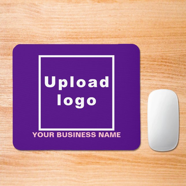 Nome e logotipo da empresa no mouse Pad (Build brand name awareness. Your business name and logo on purple mousepad.)