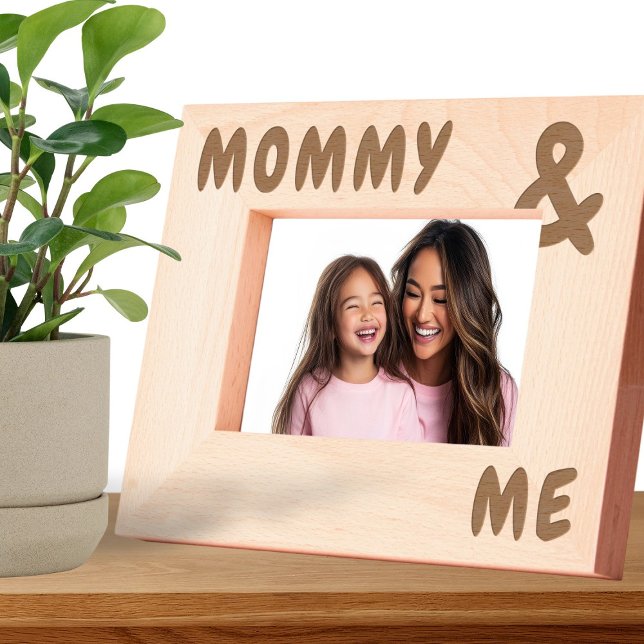 Nome Grande e Negrito Personalizado e Eu (Personalized Big and Bold Name and Me Engraved Frames by Ricaso. Perfect gift for mommy )
