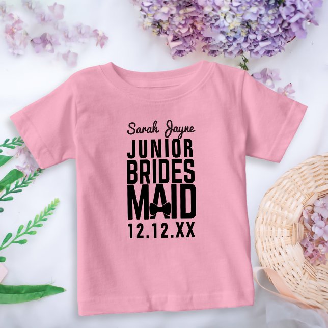 Nome Personalizado de Camisa T da Noiva de Bridesm (A cute junior bridesmaid bridal party shirt with space for their name and your wedding date)