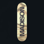 Nome Personalizado do skate Onda Amarela Dourada<br><div class="desc">Personalize facilmente este skate colorido no design abstrato de onda amarela Dourada com fontes de sans serif pretas e legal. Adicione seu nome,  escolha fonte,  altere tamanho e posição,  adicione clipart,  fotos e formas. Simples e bonito,  perfeito como ideia de presente para meninos e meninas.</div>