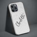 Nome Personalizado Girly Chic Raiz do Modern Silve<br><div class="desc">O moderno Silver Glitter Girly Chic Personalized Name iPhone 14 Pro Max Smart Capa de telefone apresenta um fundo brilhante prateado com o seu nome personalizado na elegante tipografia do script de caligrafia escrita à mão. Perfeito como presente para o Natal, aniversário, Dia de as mães, melhores amigos, irmã e...</div>