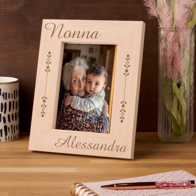 Nonna Personalizada (Nonna (Grandma) Personalized Engraved Wooden Frame - Gift for Italian Grandmother)