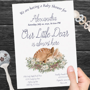 Nossas queridas rosas brancas da floresta Pinecone