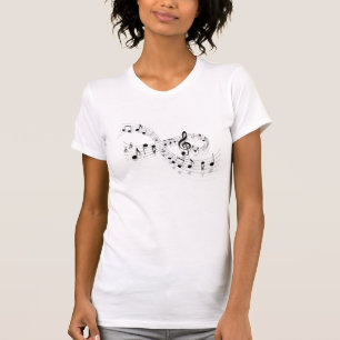 Notas musicais em um t-shirt da linha de