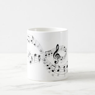 Notas musicais em uma linha de funcionarios caneca