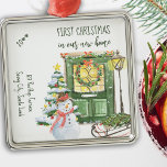Nova Casa Primeira Porta Festiva, Ornamento Cerâmi<br><div class="desc">Primeiro Natal em novo ornamento de Natal - que você pode editar para solteiro, casais e famílias e personalizar com o ano e seu novo endereço. Design de natal festivo, decorado com terra e terra. A cena é marcada com elementos acolhedores, incluindo lanterna brilhante, árvore de natal, boneco de neve...</div>