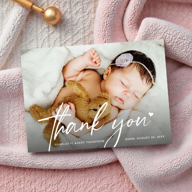 Nova Foto de Bebê Menina Agradecimento Coração Mod (Stylish, modern handlettering thank you script, heart love baby girl photos birth announcement card.)