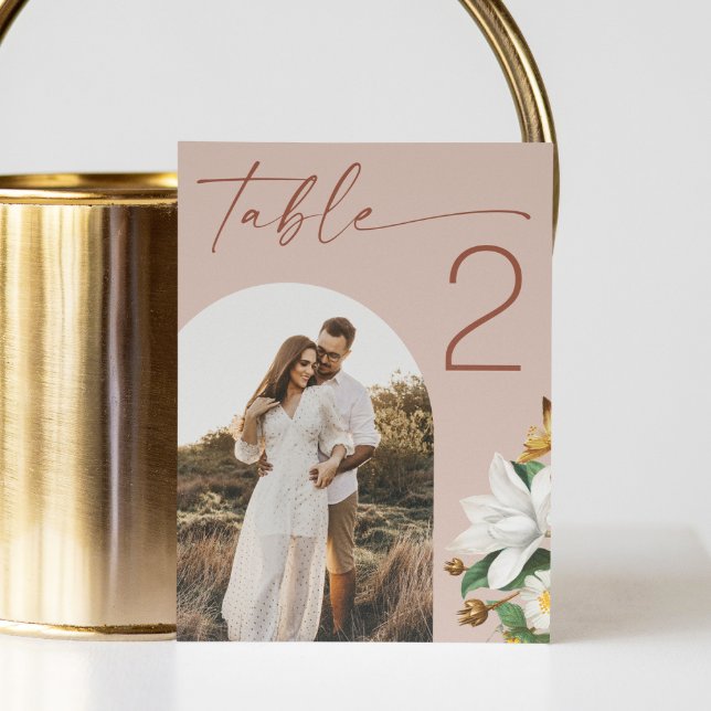 Numeração De Mesa Arco de Casamento Floral em Bege com Tom de Rosto  (Criador carregado)