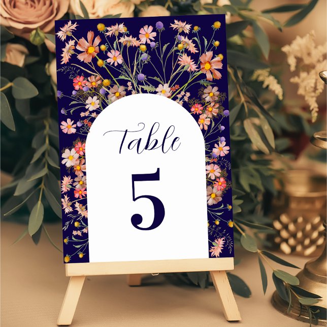 Numeração De Mesa Boho Wildflower Fall Marinho Blue Weding (Boho wildflower Floral arch navy blue and white Wedding table number card Elegant script)