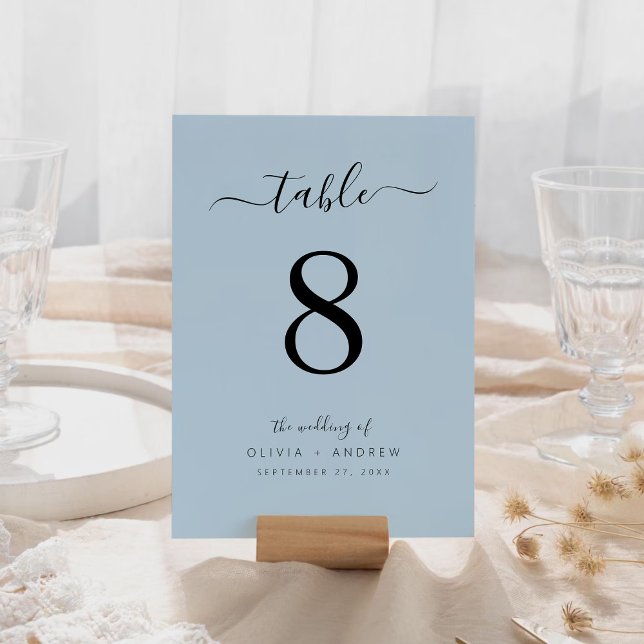 Numeração De Mesa Casamento Azul Dusty, Script de Caligrafia Minimal (Minimalist Calligraphy Script Dusty Blue Wedding Table Number)