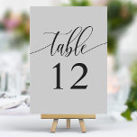 Numeração De Mesa Casamento de Caligrafia Minimalista Cinza Suave<br><div class="desc">Conduza seus convidados aos seus lugares com estes elegantes números de mesa para casamento em cinza suave. Com um design minimalista e caligrafia moderna, estes números de mesa adicionam um toque de sofisticação à sua recepção de casamento. O fundo suave e a tipografia limpa e elegante garantem uma leitura fácil,...</div>