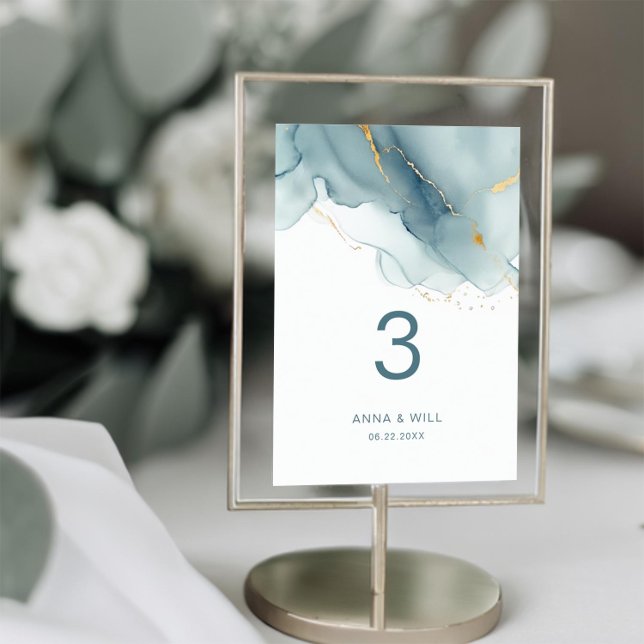 Numeração De Mesa Casamento de Dusty Blue Beach, Elegante minimalist (dusty blue modern beach wedding table number elegant bohemian romantic gold waves summer boho chic)