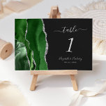 Numeração De Mesa Casamento Escuro de Agata Verde de Caça Moderna<br><div class="desc">A borda esquerda desta elegante e moderna carta de números da mesa de casamento apresenta um caçador de cor verde-d-água,  borda cortada com falso brilho prateado. O texto personalizável combina a escrita manual de cinzas prateadas,  as fontes itálicas e em placas em um fundo fora do preto.</div>
