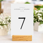 Numeração De Mesa Casamento Minimalista Moderno Negro e Branco<br><div class="desc">Crie seu próprio número personalizado da mesa de casamento com tipografia moderna minimalista em preto e branco.</div>