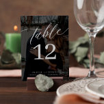Numeração De Mesa Casamento negro de fotos personalizadas minimalist<br><div class="desc">Roteiro elegante de caligrafia simples, preto e branco, texto preto e preto, sobra noiva e nomes de noivos e número personalizado da mesa de casamento com foto. Observe que para solicitar números diferentes, você precisa personalizá-los e colocá-los no carrinho de compro um a um (uma placa sem 1, outra sem...</div>