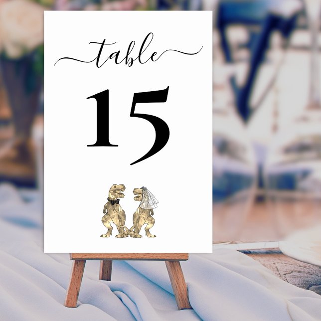 Numeração De Mesa Casamento Temático de Dinossauros Preto e Branco (Dinosaur wedding black and white custom table number card T-Rex din Bride & groom  modern script)