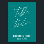 Numeração De Mesa Contemporâneo Elegante Mesa Azul Turquesa Doze<br><div class="desc">Ousado, simples, contemporâneo, elegante. Este design complementa uma coleção crescente de peças únicas que chamam a atenção e são distintas. Use os campos do modelo para alterar os detalhes dos marcadores de posição e tornar o design seu. Outras cores e estilos estão disponíveis nesta coleção. Aqui, apresentei uma fonte deslumbrante...</div>