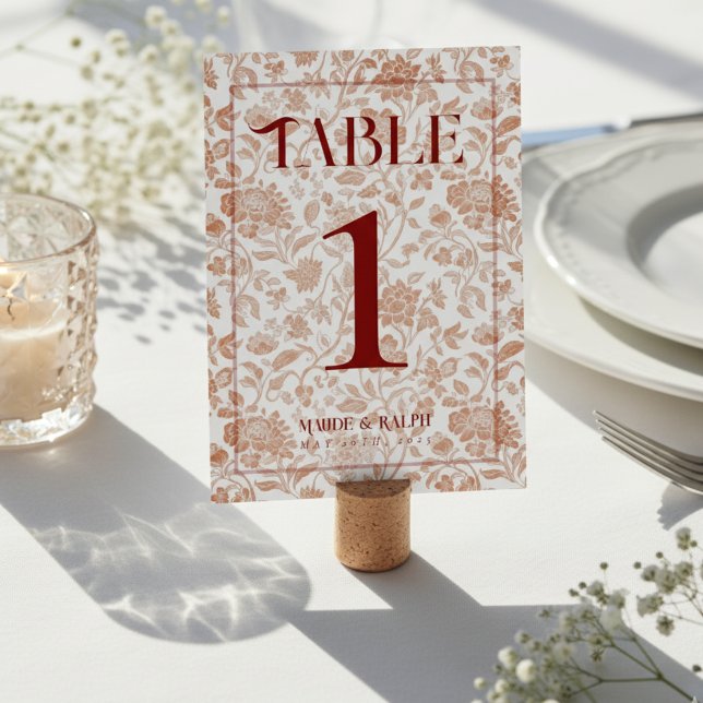 Numeração De Mesa Elegante Toile Floral Script Casamento Vermelho  (Guide guests to their seats using these Elegant Floral Toile Script Red Wedding Table Number! )