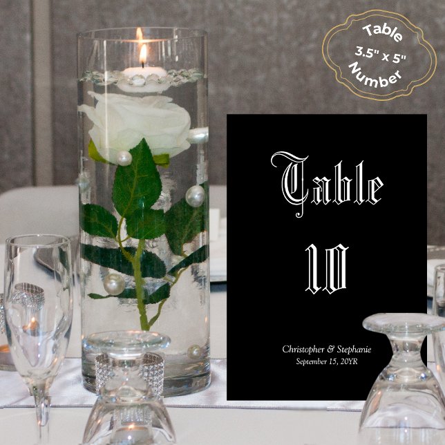 Numeração De Mesa Estilo de Jornal Preto Personalizado (Classic Black Newspaper Style Wedding Personalized Table Numbers White Calligraphy)