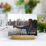 Numeração De Mesa Foto de Destino de Viagem de Casamento<br><div class="desc">Adicione um toque especial de acabamento às suas mesas de recepção de casamento com estas placas de nome de mesa de fotos personalizadas. Nomeie cada mesa após um destino de viagem memorável e adicione uma foto e o nome de destino. Sua foto aparece no cheio sangrando com o nome do...</div>
