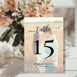 Numeração De Mesa Foto Do Script De Caligrafia, Casamento Duplo<br><div class="desc">Imagem De Script De Caligrafia Elegante Sobrepor Os Números Da Tabela De Casamento De Dois Lados. Ajude seus hóspedes a encontrar facilmente seu caminho com estas simples e elegantes placas de números de tabela de dois lados. Facilmente adicionar sua foto favorita, números, nomes e data! Possui um bonito roteiro de...</div>