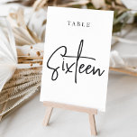 Numeração De Mesa Mesa com script preto e branco SEXTA<br><div class="desc">Cartões simples e chic em preto e branco clássico fazem uma declaração elegante no seu casamento ou evento. Design apresenta "mesa [number]" em uma combinação de olhares de serif clássica e de caracteres de script manuscritos. Design repete-se de ambos os lados. Cartões numerados individualmente vendidos separadamente; solicite cada número de...</div>